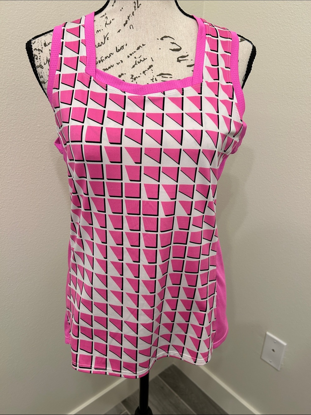 Tail Geometric Pink Sleeveless Tank Top